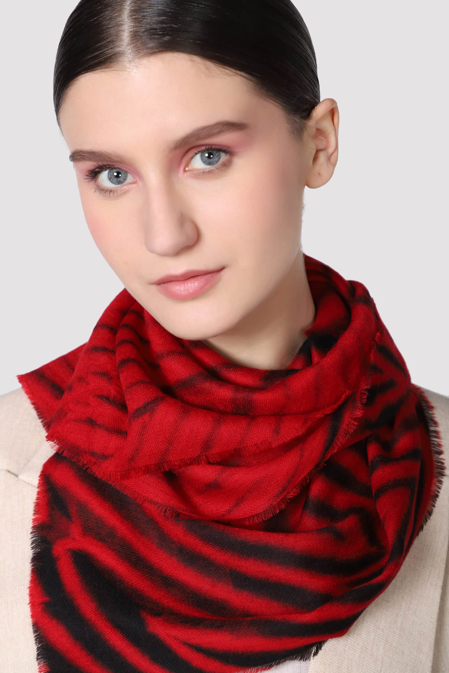 Woman wearing chilli pepper/black diagonal cashmere arashi scarf - Me & K