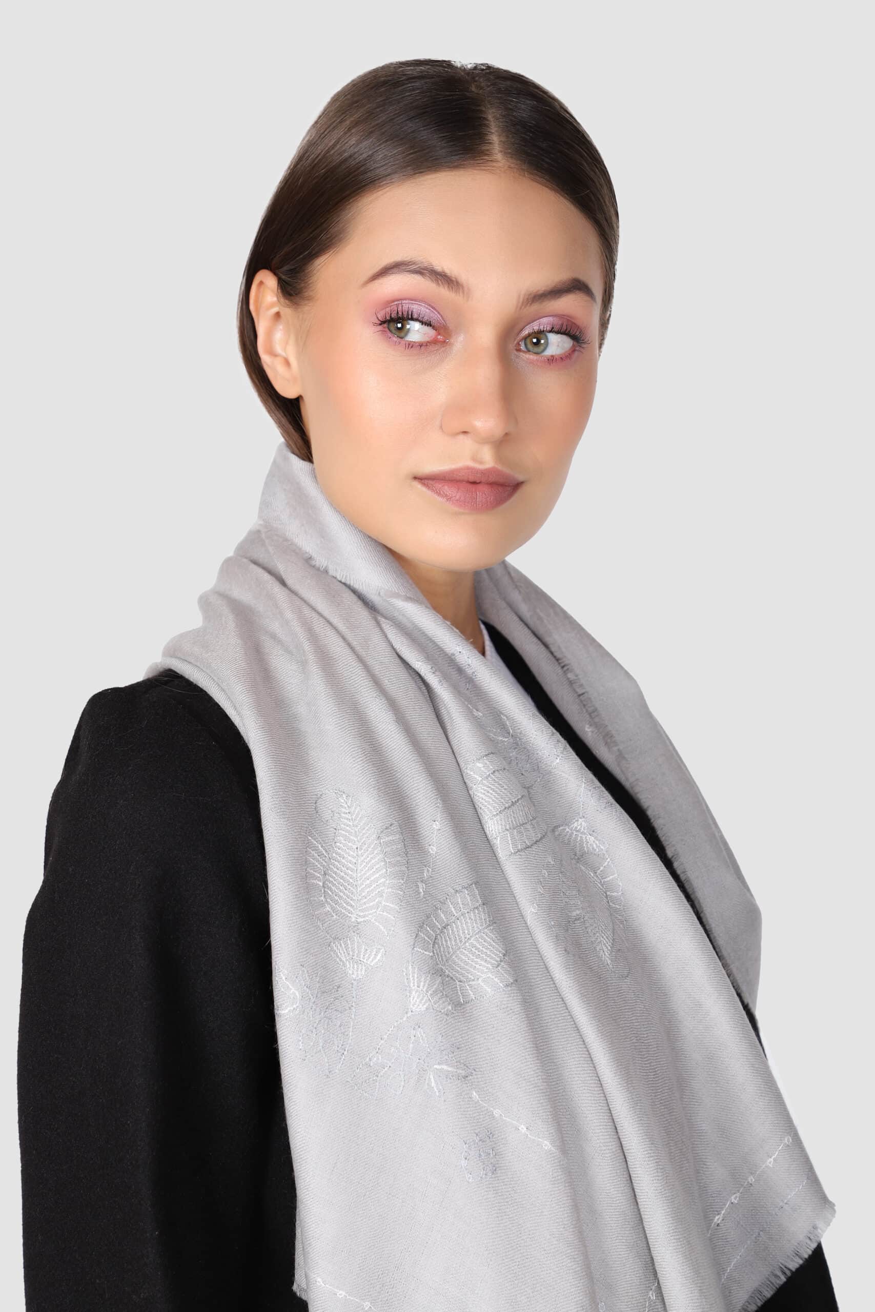 Cashmere paisley square scarf in grey - Me & K